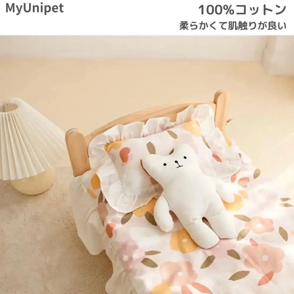 天然木パイン材のペット用ベッドで快適なひとときを