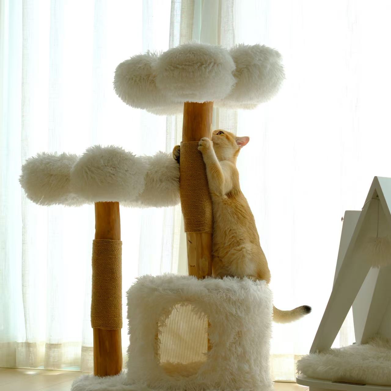 【雲にのる】無垢材キャットタワー　北欧風  天然木 ペット家具　(翌営業日発送可能）